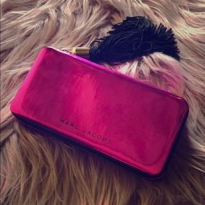 MARC JACOBS: UP ALL NIGHT CASE ONLY